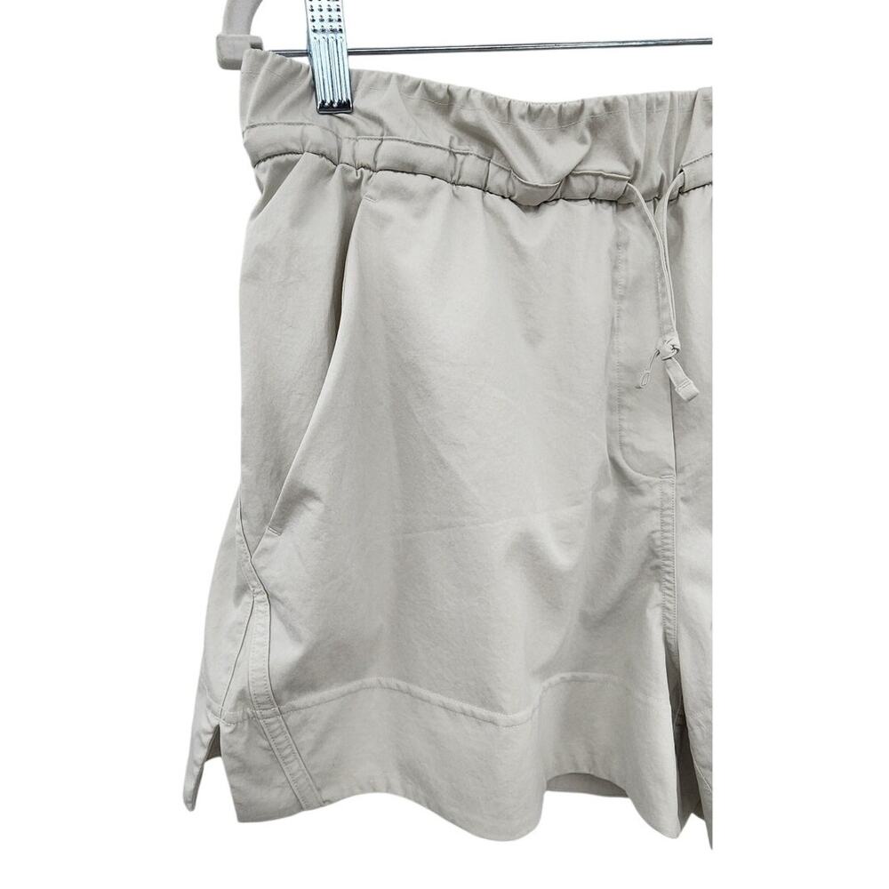 Lululemon Cinchable Waist High-Rise Woven Short 3.5"‎ In Bone Large - Picture 7 of 11